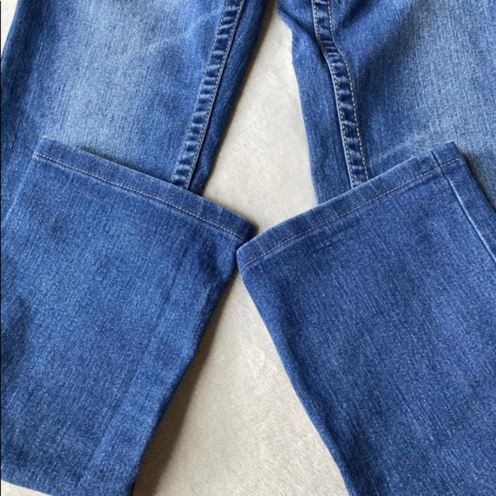 Great looking! True Religion, horseshoe blue jeans - Picture 5 of 11